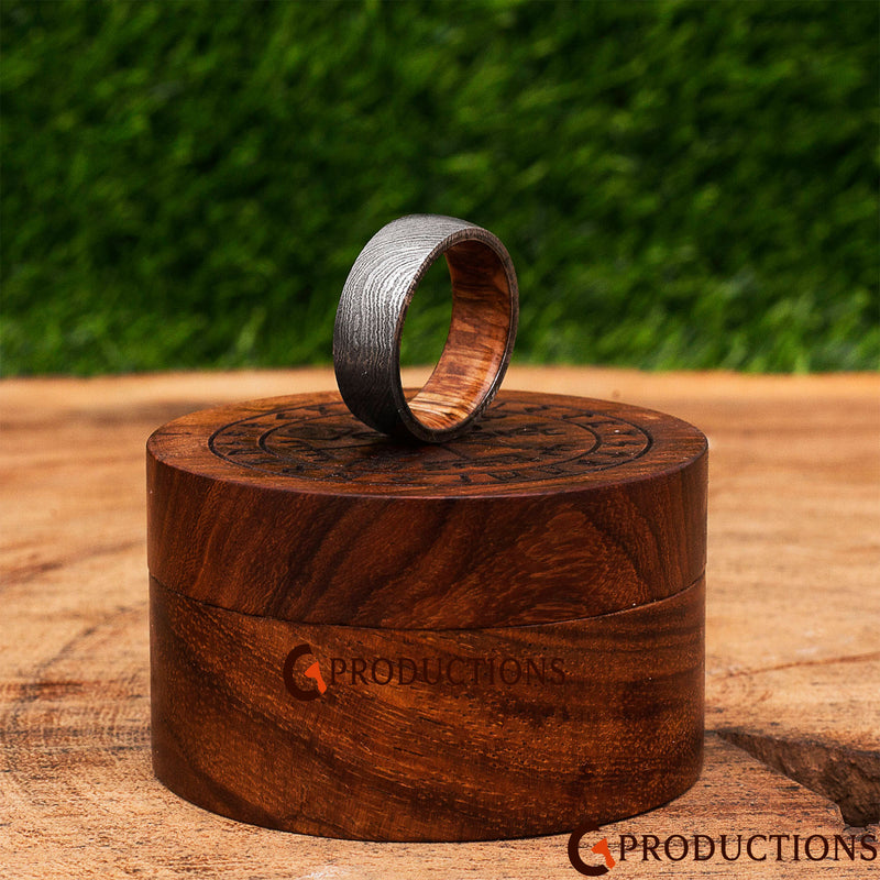 Damascus Ring with pure wood