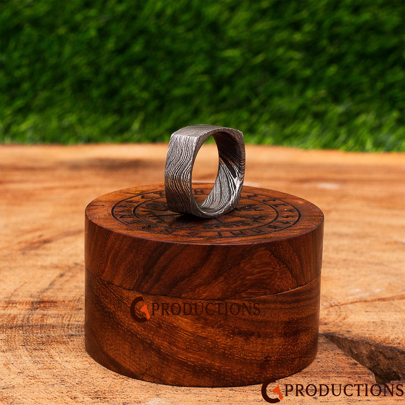 Damascus Ring with unique Squre design